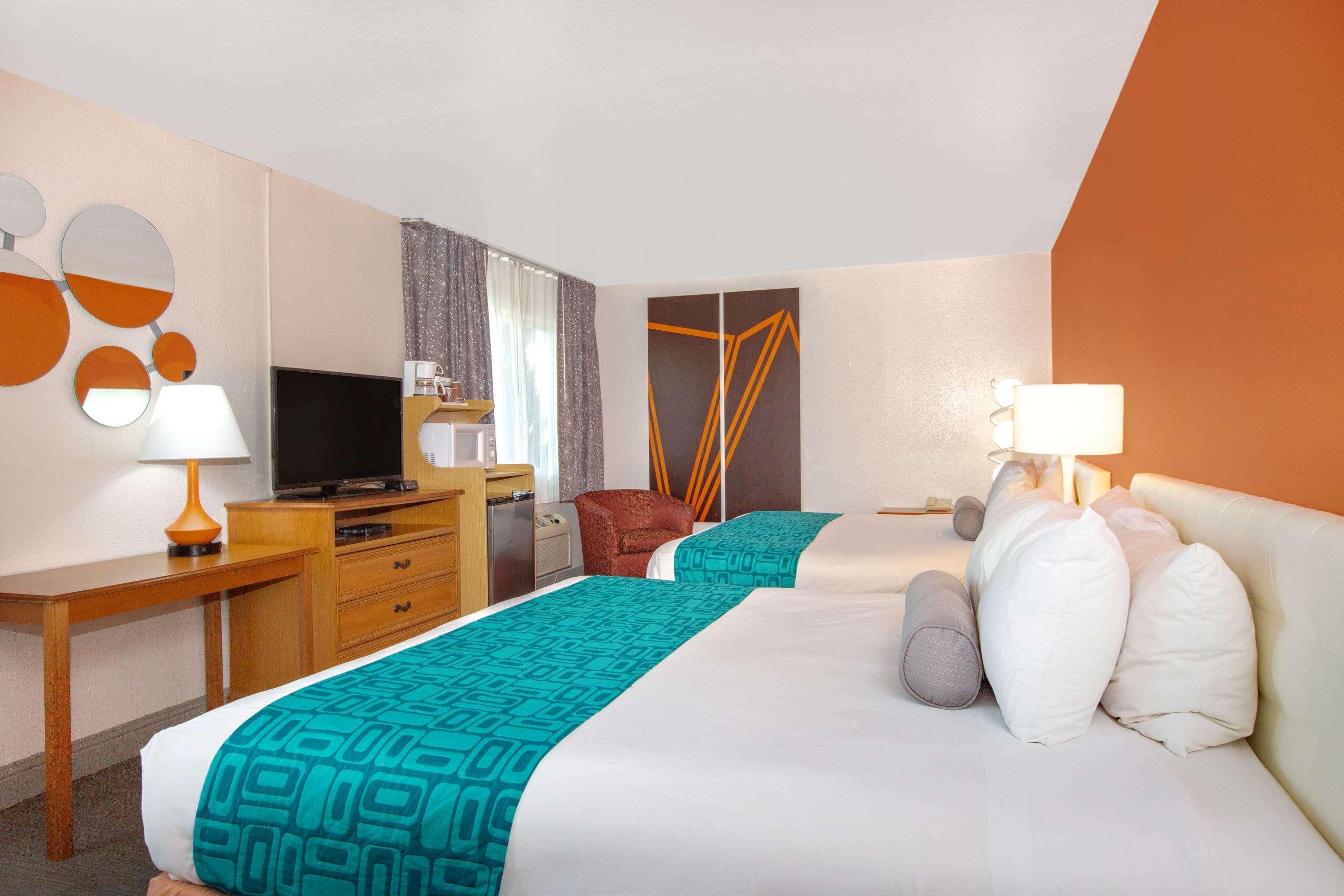 Howard Johnson By Wyndham Salem Exteriér fotografie